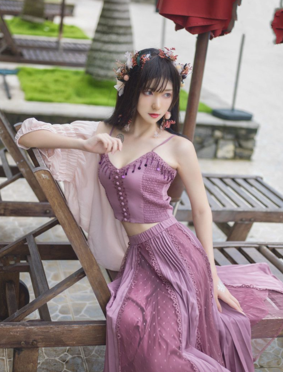 南桃momoko是正经的职业coser吗，她的名字是什么