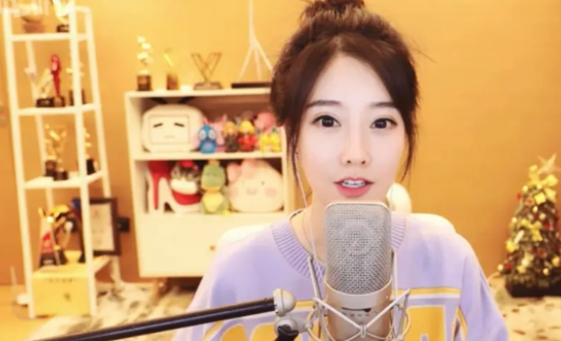 曾经的斗鱼一姐冯提莫怎么消失了，冯提莫现在在干嘛