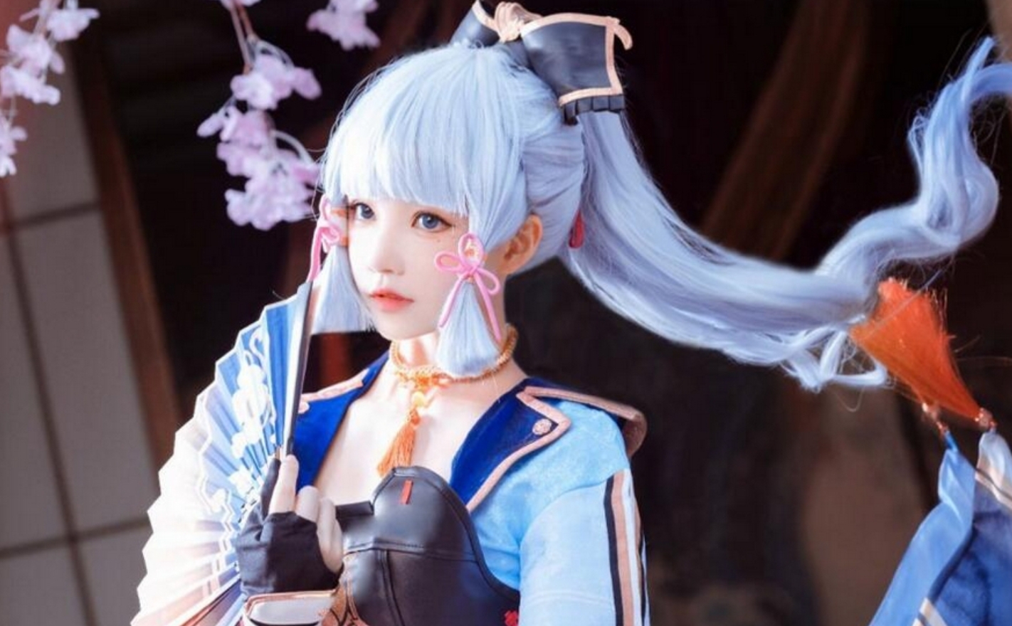 桜桃喵cos《原神》绫华,精准还原角色风采 桜桃喵cos《原神》绫华,精准还原角色风采