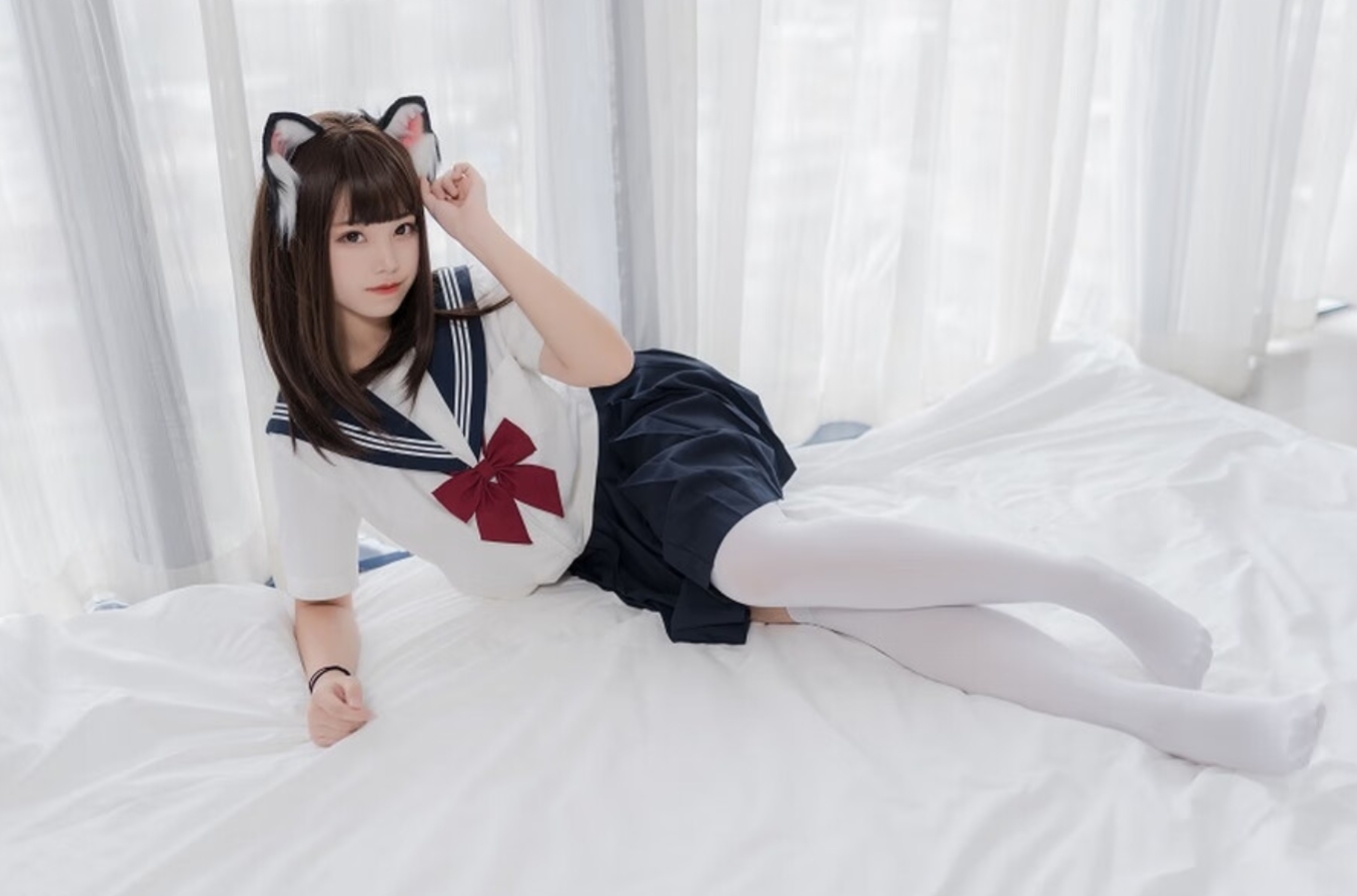 广东小姐姐蜜汁猫裘，JK和修女图集精彩预览