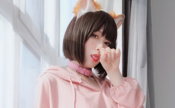 白银81是不是变性的,看过这些图片就懂了