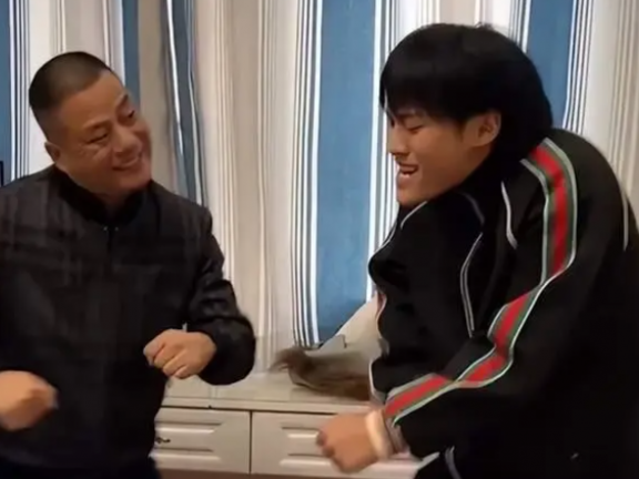 疯狂小杨哥成为首个突破1亿粉丝的抖音创作人