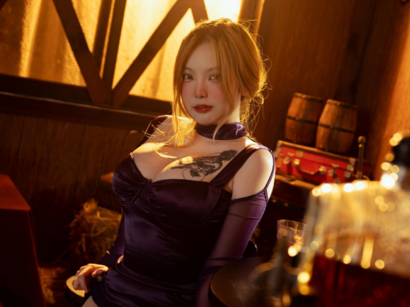 东条瞳cos~微醺人妻 cosplay写真图片欣赏