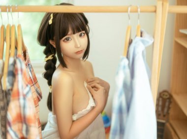 在家宅男宅女的幸福生活:COS小姐姐蠢沫沫的日常探秘