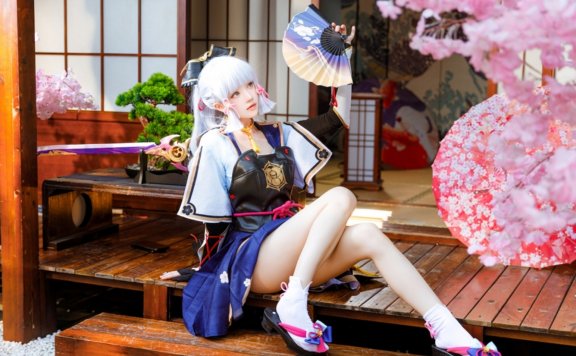 桜桃喵cos《原神》绫华,精准还原角色风采